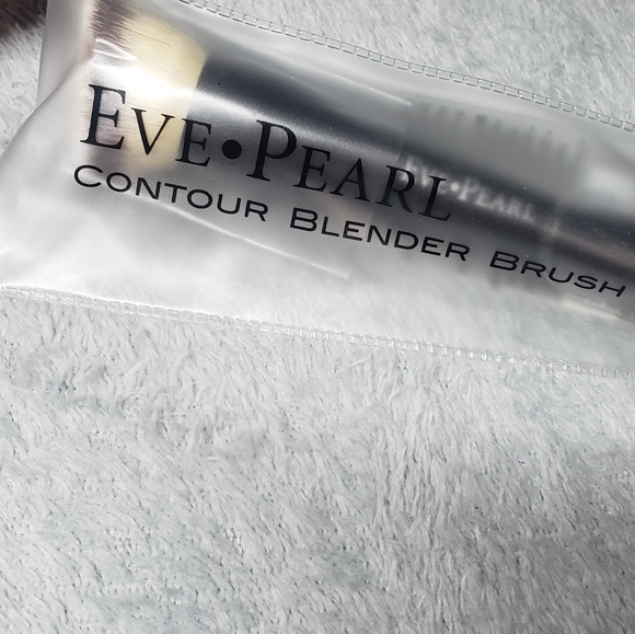 Eve Pearl 201 Dual Contour Brush ( New) - Picture 4 of 7